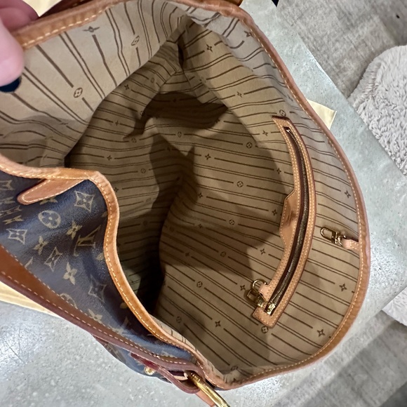 Louis Vuitton Brown Monogram Shoulder Bag - Picture 7 of 12